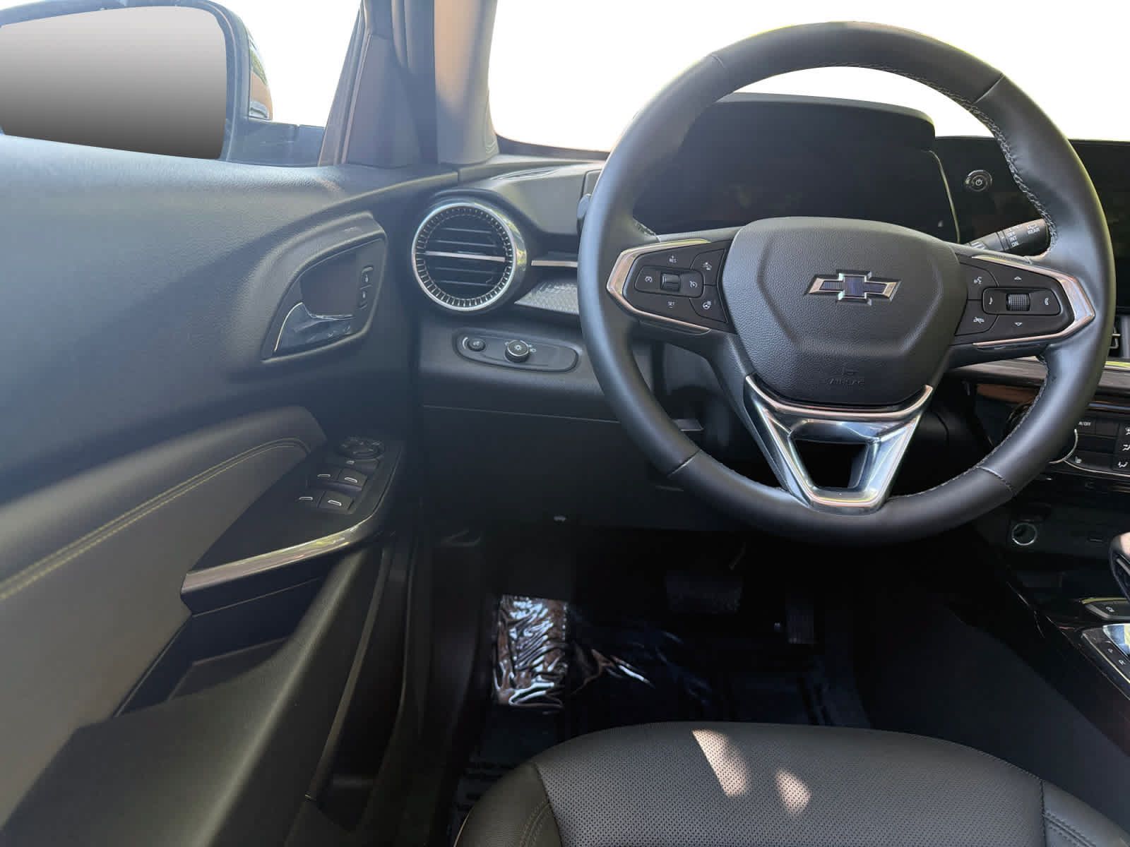 Used 2026 Chevrolet Trax ACTIV w/ Sunroof Package FWD image 21