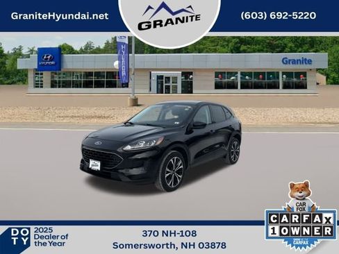 Used 2021 Ford Escape SE w/ SE Sport Appearance Package image 1