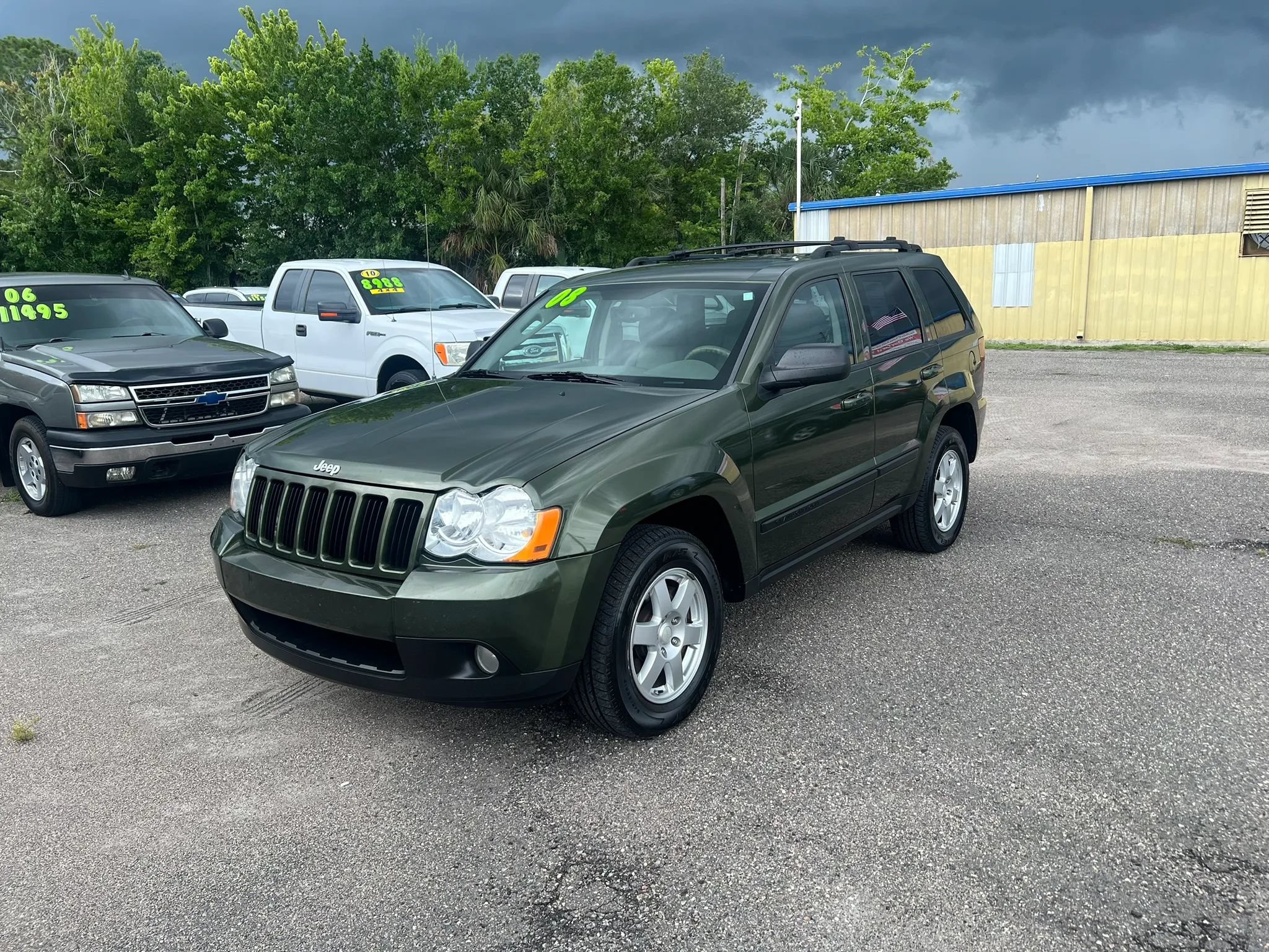 Used 2008 Jeep Grand Cherokee Laredo RWD image 2