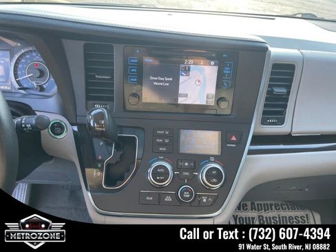 Used 2016 Toyota Sienna AWD image 26