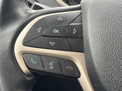 Used 2016 Jeep Cherokee Latitude w/ Cold Weather Group image 16