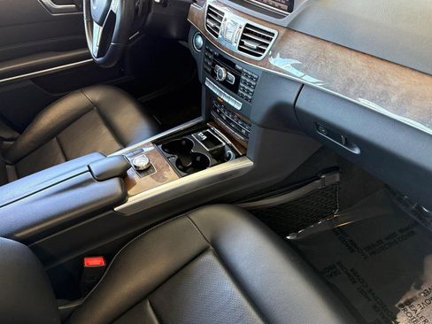 Used 2014 Mercedes-Benz E 350 4MATIC Sedan image 34