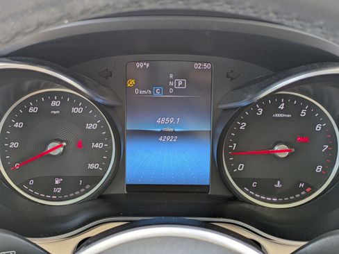 Used 2021 Mercedes-Benz GLC 300 image 25