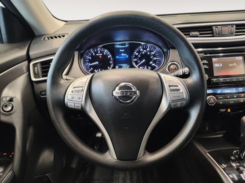 Used 2016 Nissan Rogue SV AWD/4WD image 16