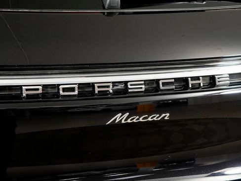 Certified 2026 Porsche Macan AWD/4WD image 13