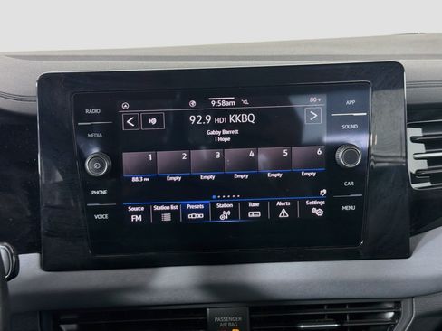 Used 2025 Volkswagen Jetta SE FWD image 21