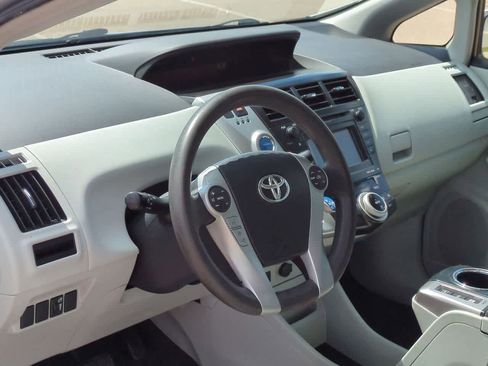 Used 2014 Toyota Prius V Three FWD image 2
