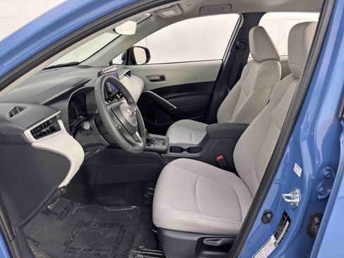 Used 2026 Toyota Corolla Cross LE image 24