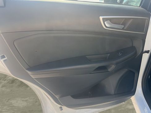 Used 2024 Ford Edge SEL image 10