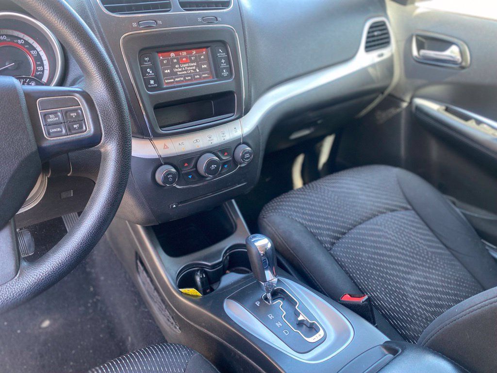 Used 2015 Dodge Journey SXT w/ Flexible Seating Group FWD image 24