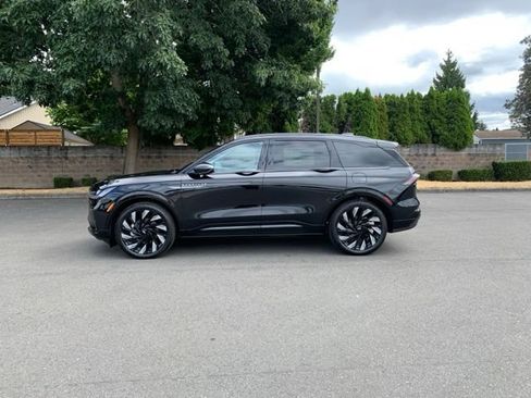 New 2026 Lincoln Nautilus Reserve AWD/4WD image 2
