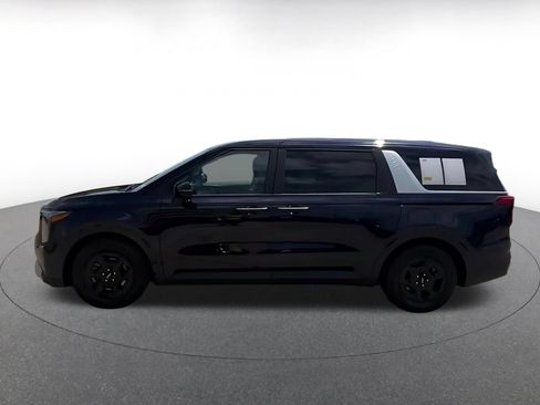 Used 2026 Kia Carnival FWD image 9