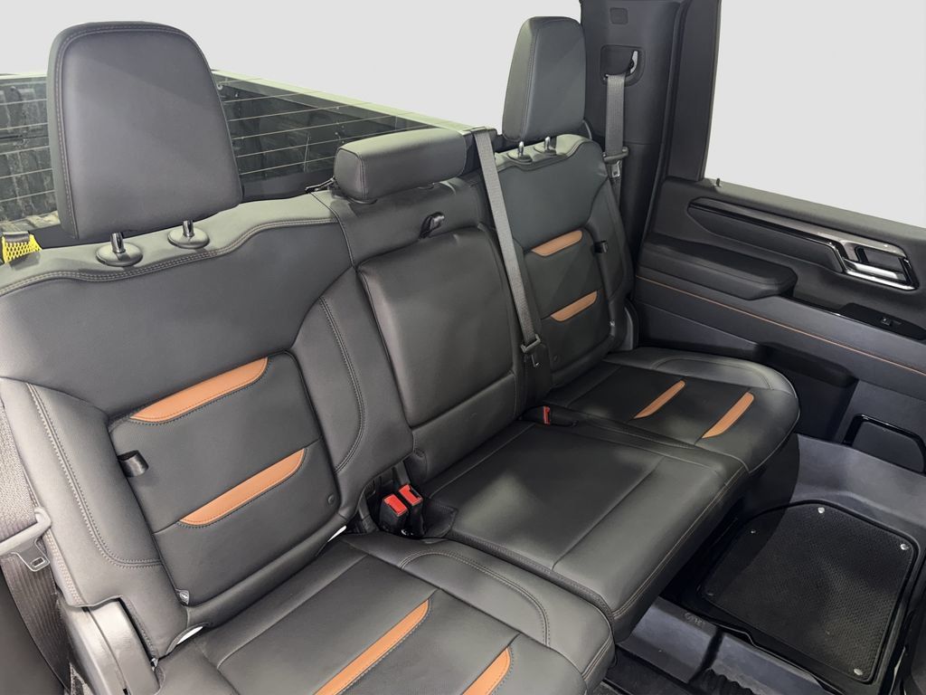 Used 2025 GMC Sierra 2500 AT4 AWD/4WD image 17