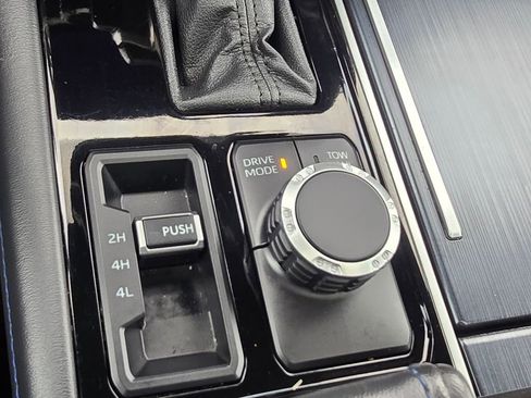 Used 2023 Toyota Tundra Platinum AWD/4WD image 30