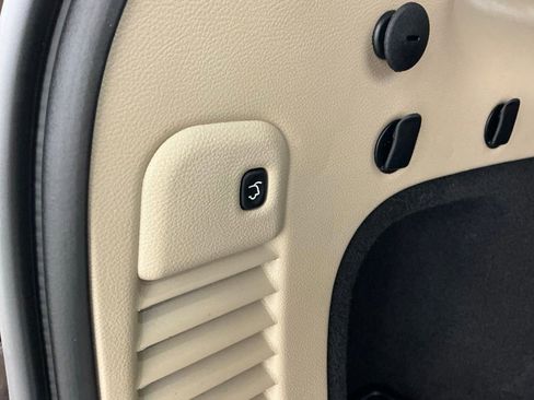 Used 2021 Jeep Grand Cherokee Limited w/ Luxury Group II image 25