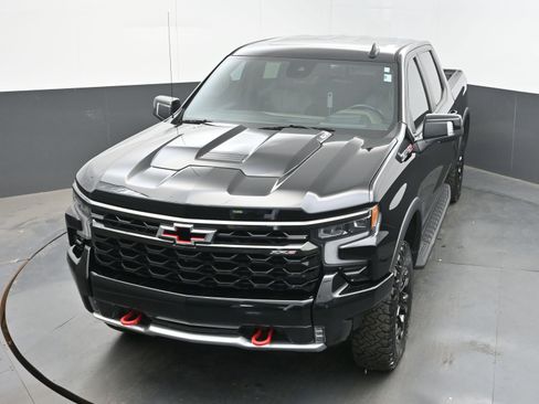 Used 2022 Chevrolet Silverado 1500 ZR2 w/ Technology Package image 32
