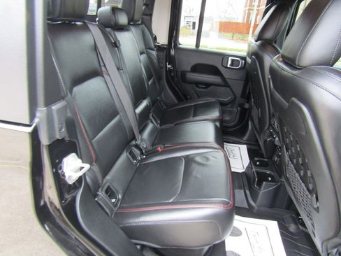 Used 2020 Jeep Gladiator Rubicon AWD/4WD image 16