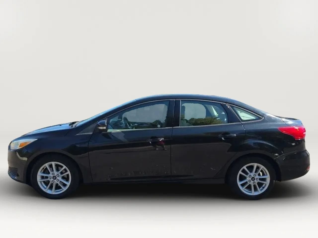 Used 2015 Ford Focus SE FWD image 4