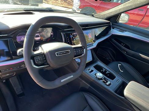 Used 2024 Jeep Wagoneer Launch Edition image 30