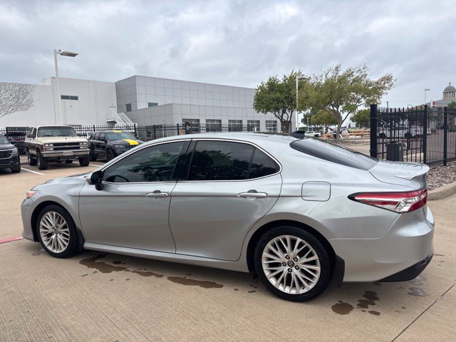 Used 2019 Toyota Camry XLE FWD image 8