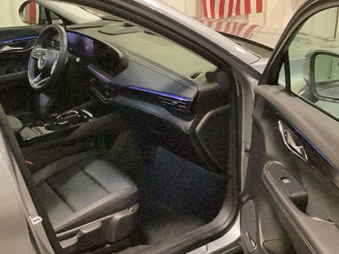 Used 2025 Buick Envision Preferred image 19