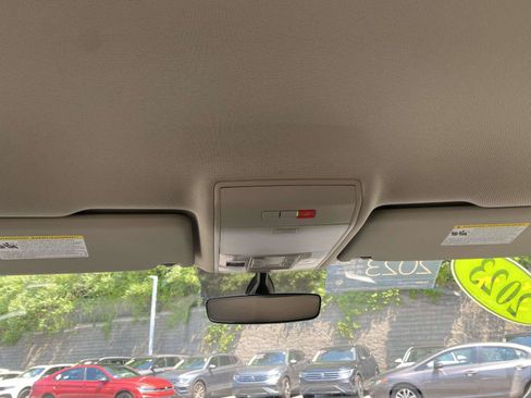 Used 2023 Volkswagen Atlas SE AWD/4WD image 19