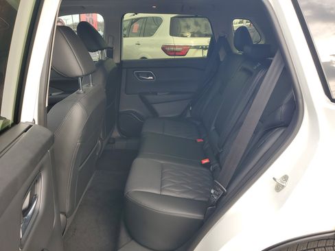 Certified 2026 Nissan Rogue Platinum w/ Platinum Premium Package image 15