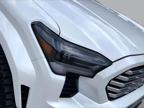 Used 2025 Toyota Tacoma Limited AWD/4WD image 27