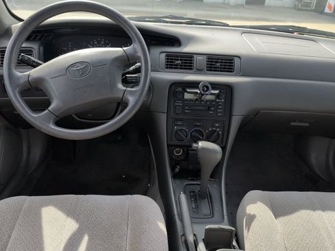 Used 2000 Toyota Camry LE image 11