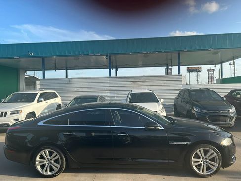 Used 2011 Jaguar XJ L RWD image 6