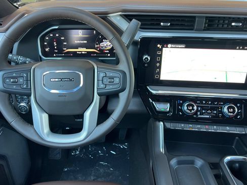 New 2026 GMC Sierra 2500 Denali w/ Technology Package AWD/4WD image 11