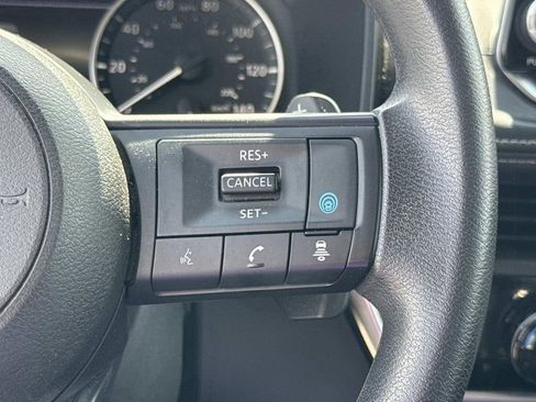 Certified 2024 Nissan Rogue SV FWD image 30