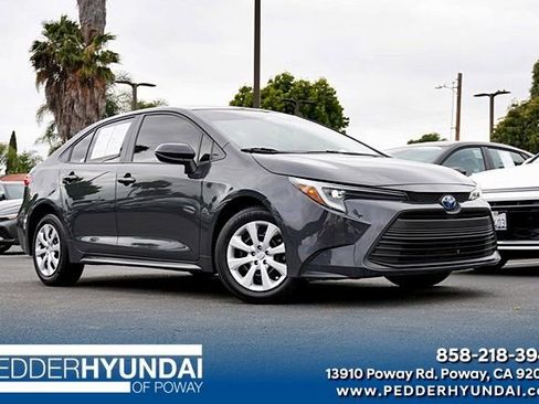 Used 2025 Toyota Corolla LE FWD image 1