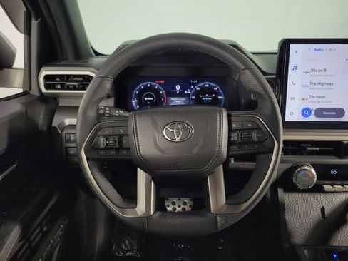 Used 2025 Toyota Tacoma TRD Sport image 21