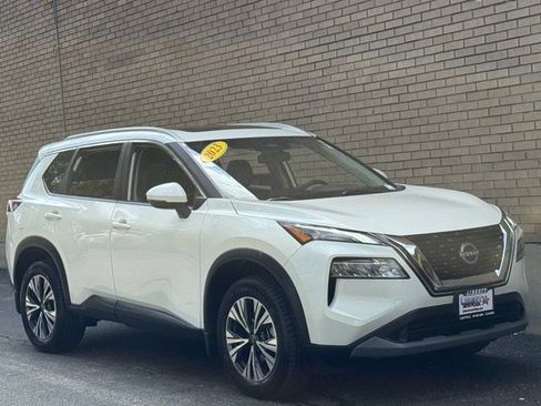Used 2023 Nissan Rogue SV w/ SV Premium Package AWD/4WD image 2