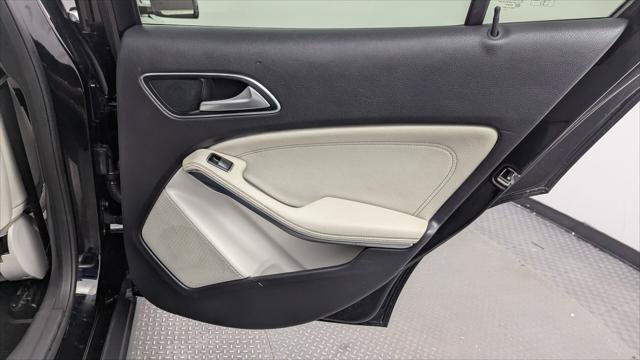 Used 2015 Mercedes-Benz GLA 250 4MATIC image 19