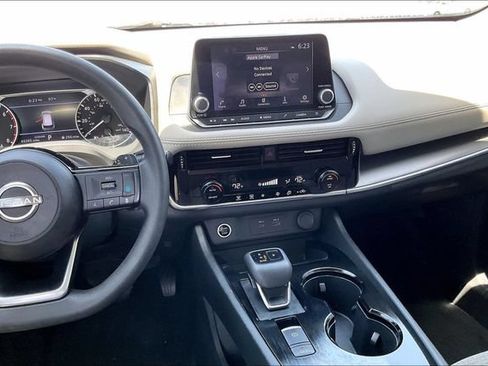 Used 2023 Nissan Rogue SV FWD image 5