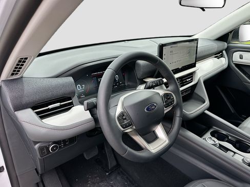 New 2026 Ford Explorer Active w/ Active Comfort Package RWD image 6