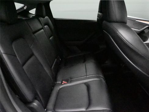 Used 2023 Tesla Model Y Long Range image 17