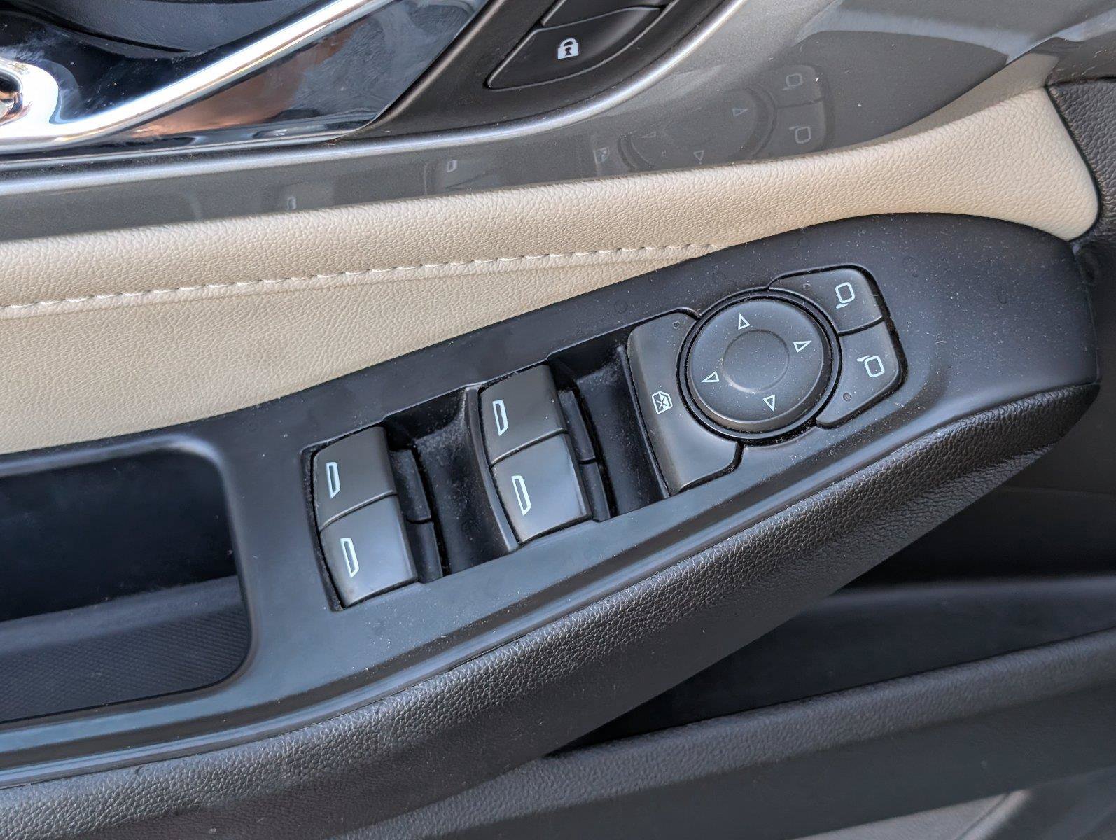 Used 2022 Chevrolet Traverse LS FWD image 19