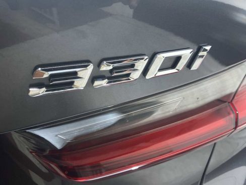 Used 2022 BMW 330i xDrive 330i xDrive w/ Driving Assistance Package image 7