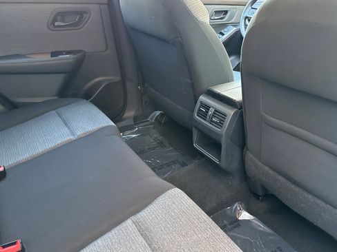 Used 2021 Nissan Rogue S image 28