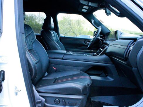 Used 2025 Nissan Armada PRO-4X AWD/4WD image 27