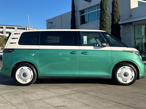 New 2025 Volkswagen ID. Buzz 1st Edition image 4
