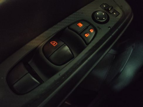 Used 2025 Nissan Sentra S FWD image 27