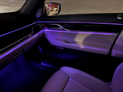 Used 2017 BMW 750i xDrive image 35