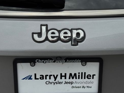 Used 2023 Jeep Compass Latitude AWD/4WD image 10