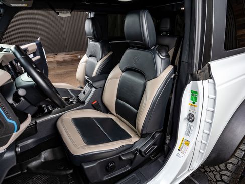 Used 2023 Ford Bronco Wildtrak image 30