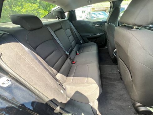 Used 2018 Chevrolet Malibu LT FWD image 14