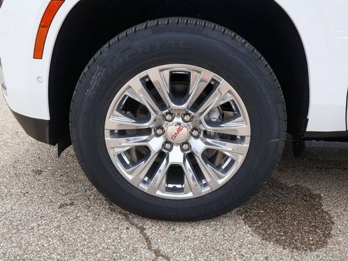 New 2026 GMC Yukon XL Denali w/ Sun & Power Step Package AWD/4WD image 41